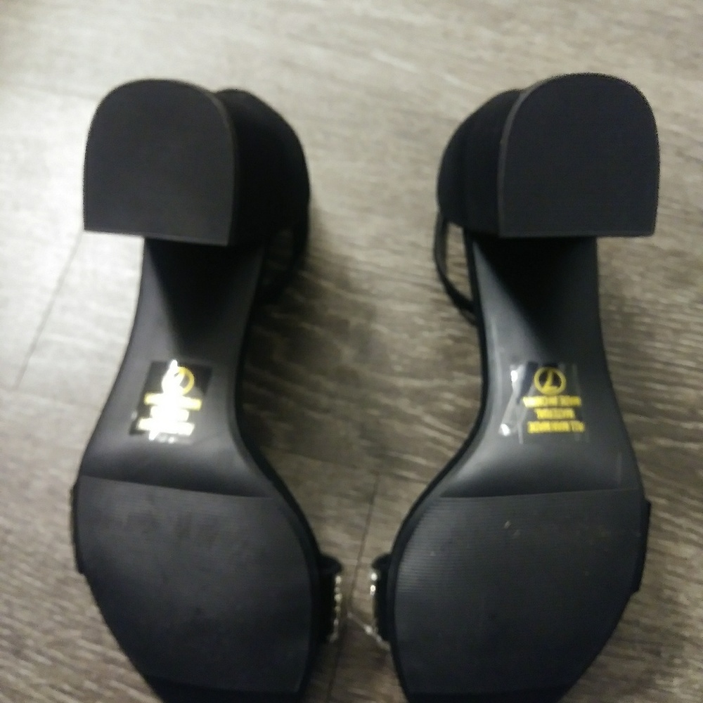 Diamond strap heels - Picture 4 of 4